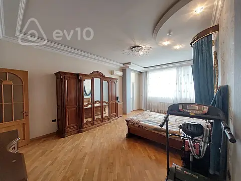 Kirayə verilir 4 otaqlı yeni tikili 220 m²
