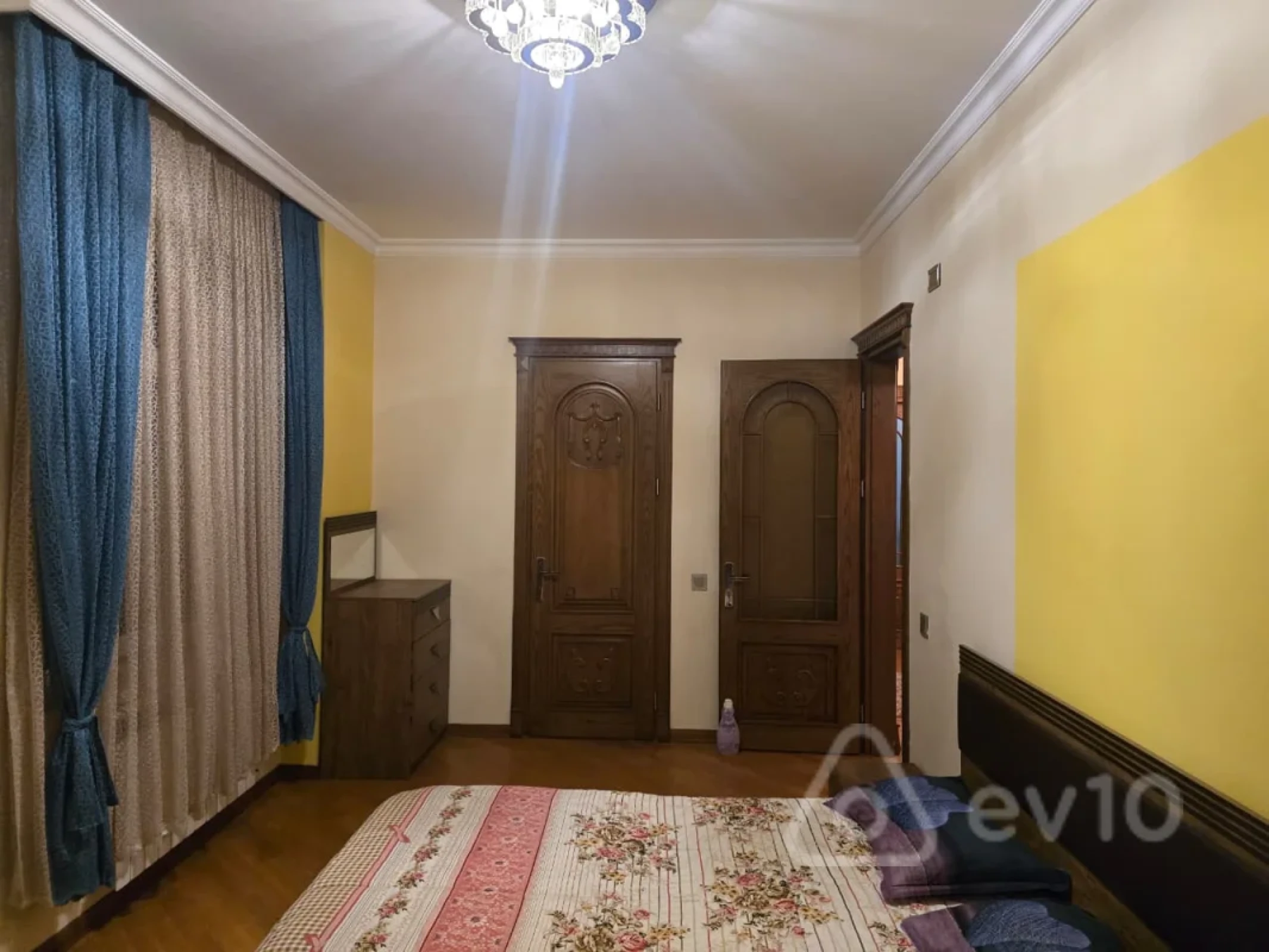 Kirayə verilir 3 otaqlı yeni tikili 140 m²