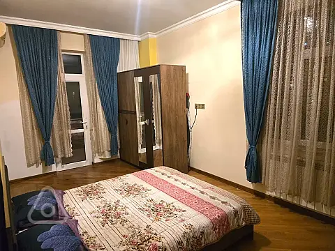 Kirayə verilir 3 otaqlı yeni tikili 140 m²