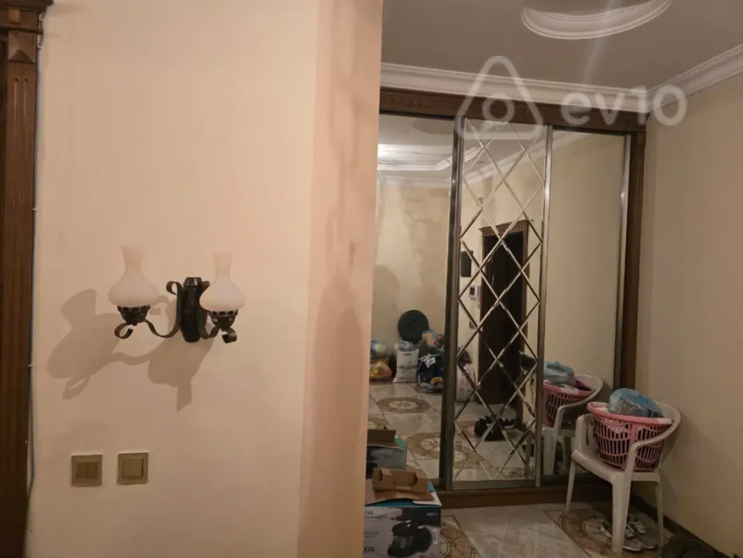 Kirayə verilir 3 otaqlı yeni tikili 140 m²