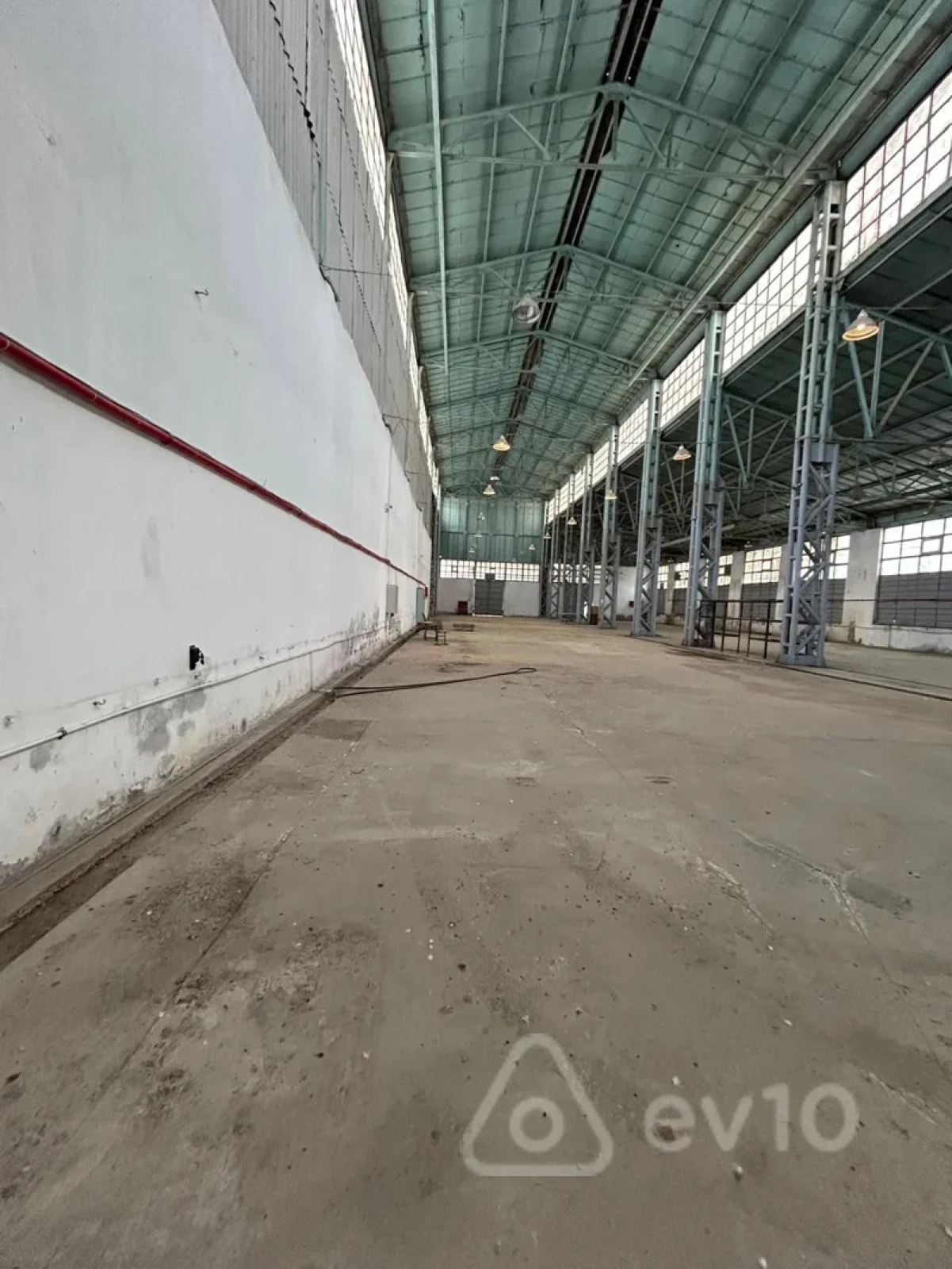 Kirayə verilir mənzil 1800 m²