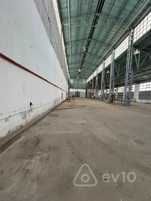 Kirayə verilir mənzil 1800 m²