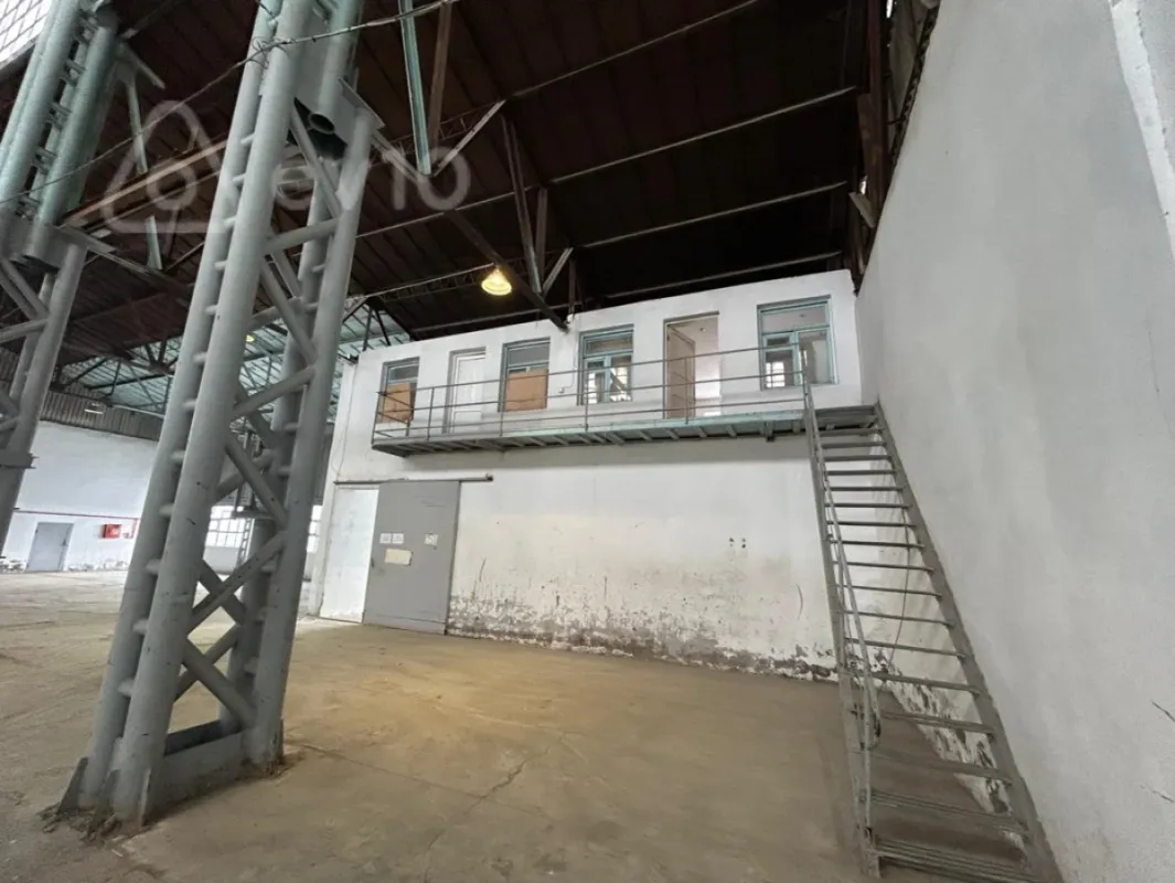 Kirayə verilir mənzil 1800 m²