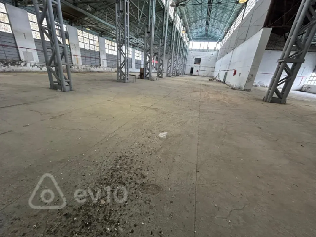 Kirayə verilir mənzil 1800 m²