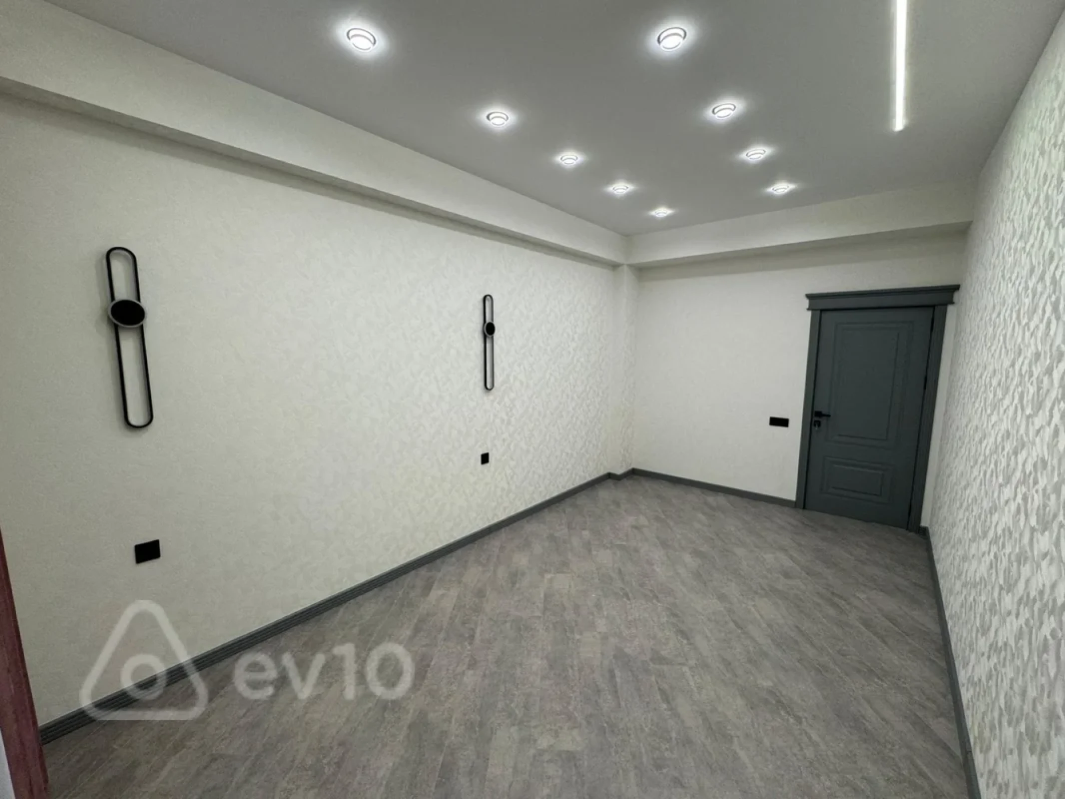 Satılır 2 otaqlı yeni tikili 65 m²
