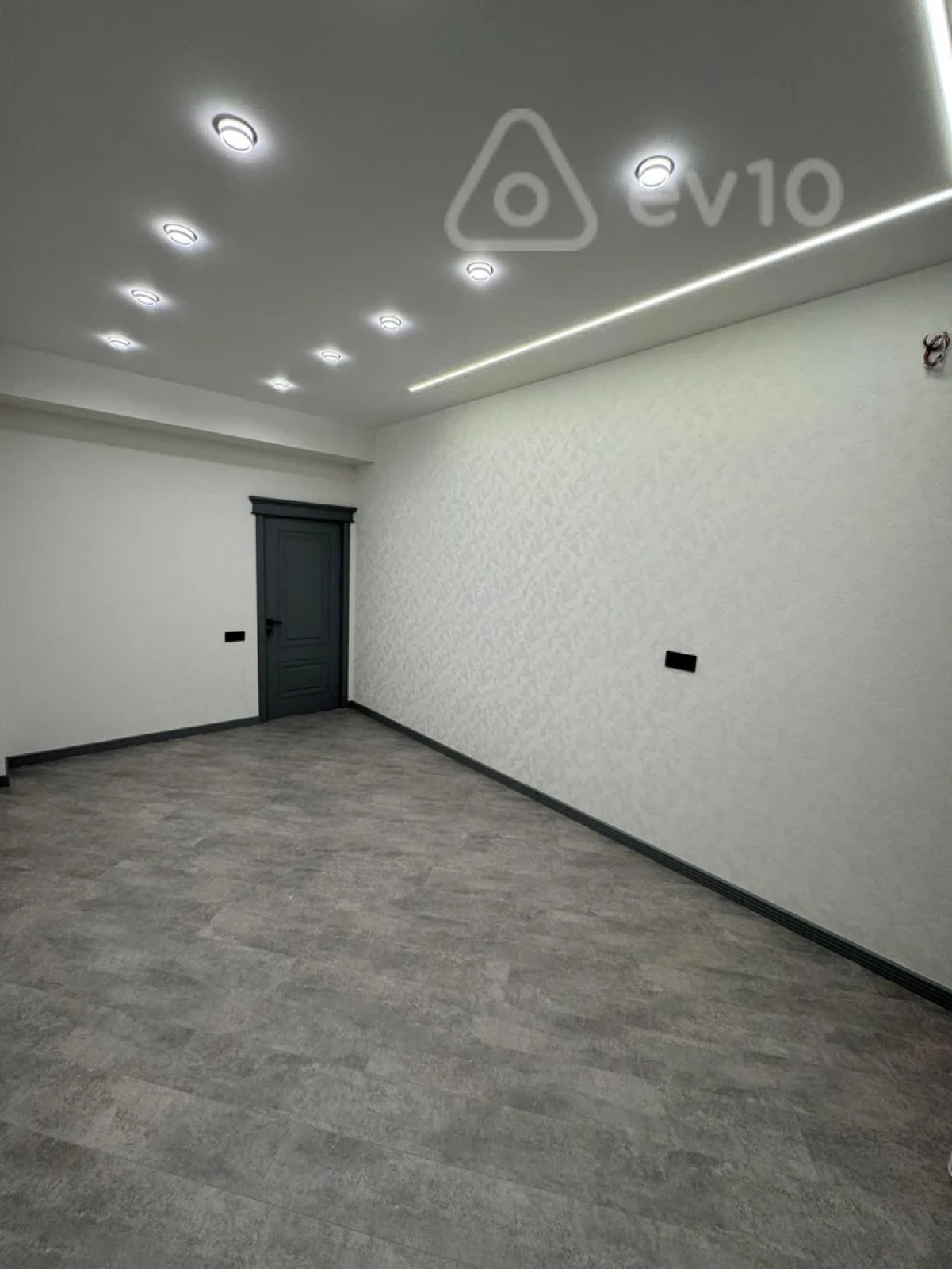 Satılır 2 otaqlı yeni tikili 65 m²