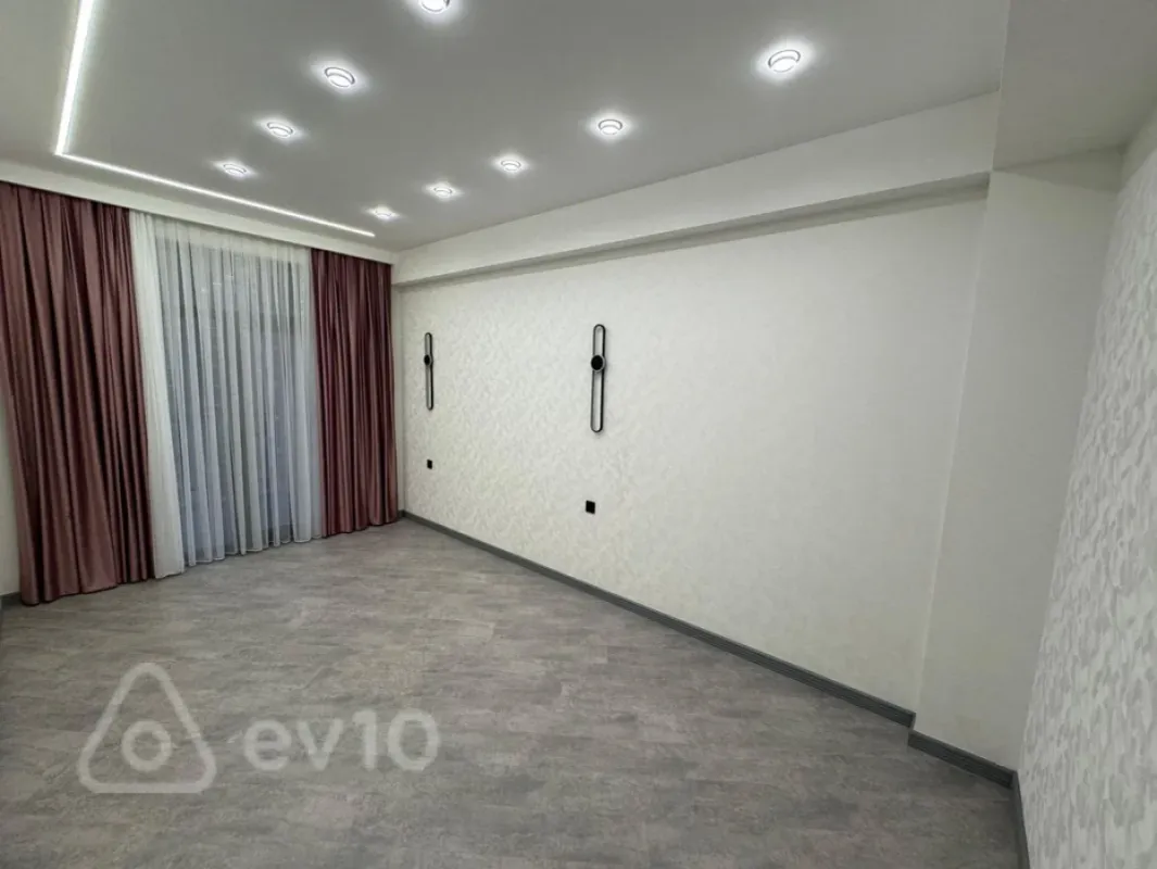 Satılır 2 otaqlı yeni tikili 65 m²