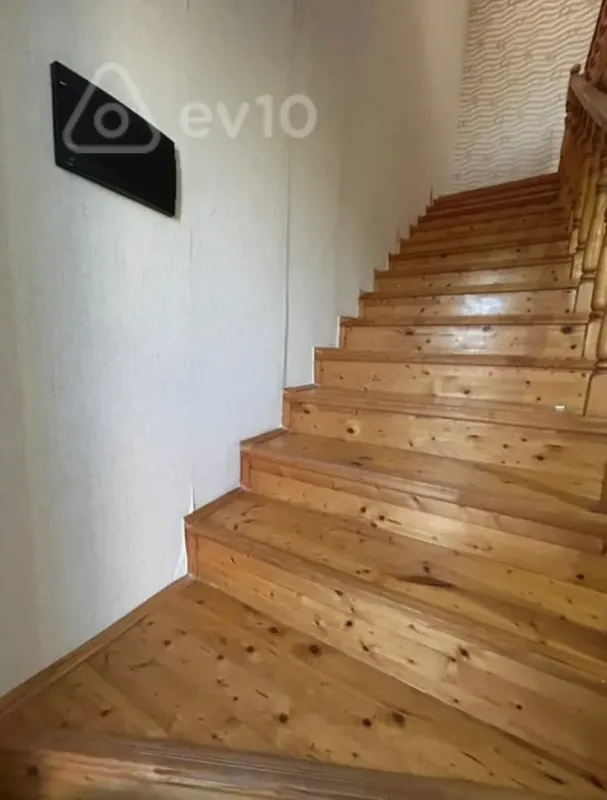 Satılır 4 otaqlı həyət evi 130 m²