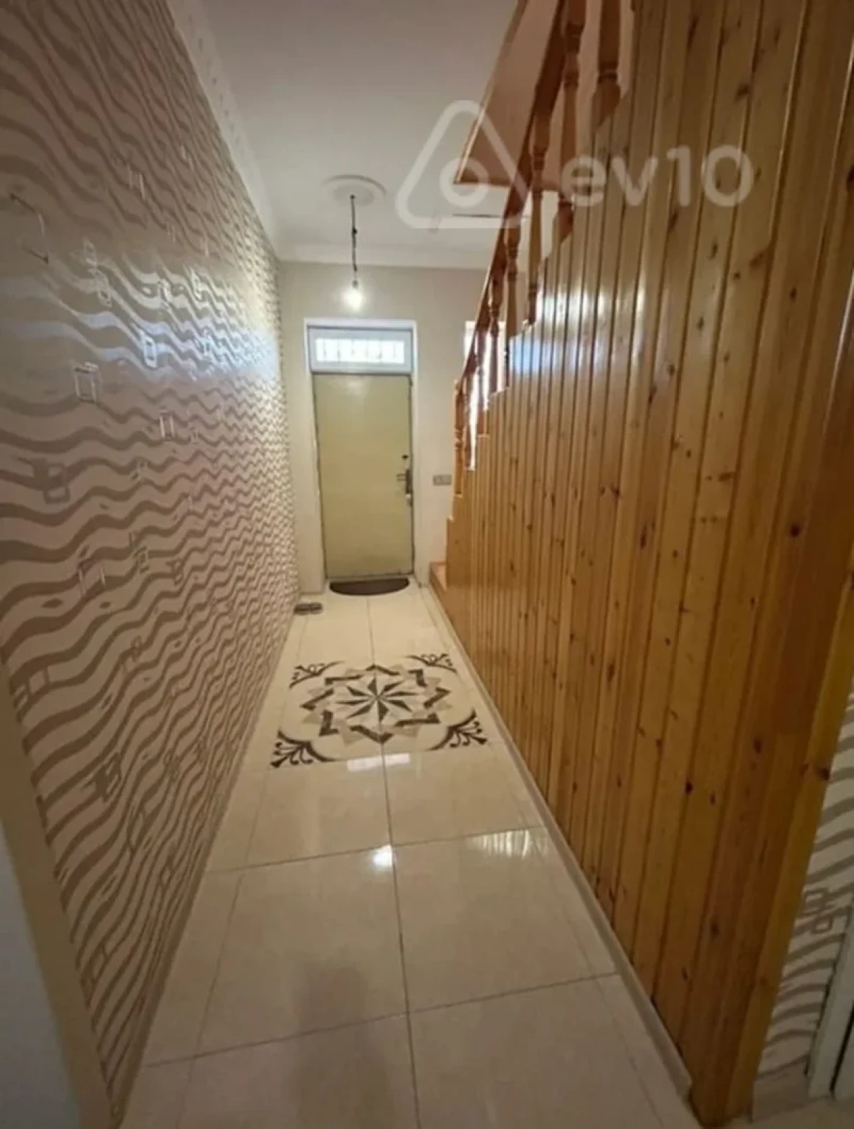 Satılır 4 otaqlı həyət evi 130 m²