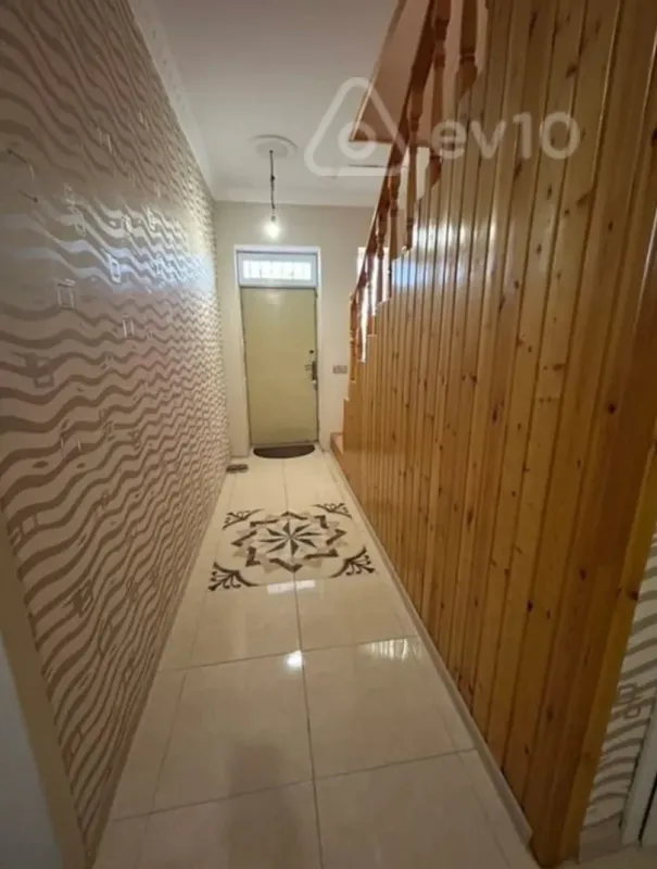Satılır 4 otaqlı həyət evi 130 m²