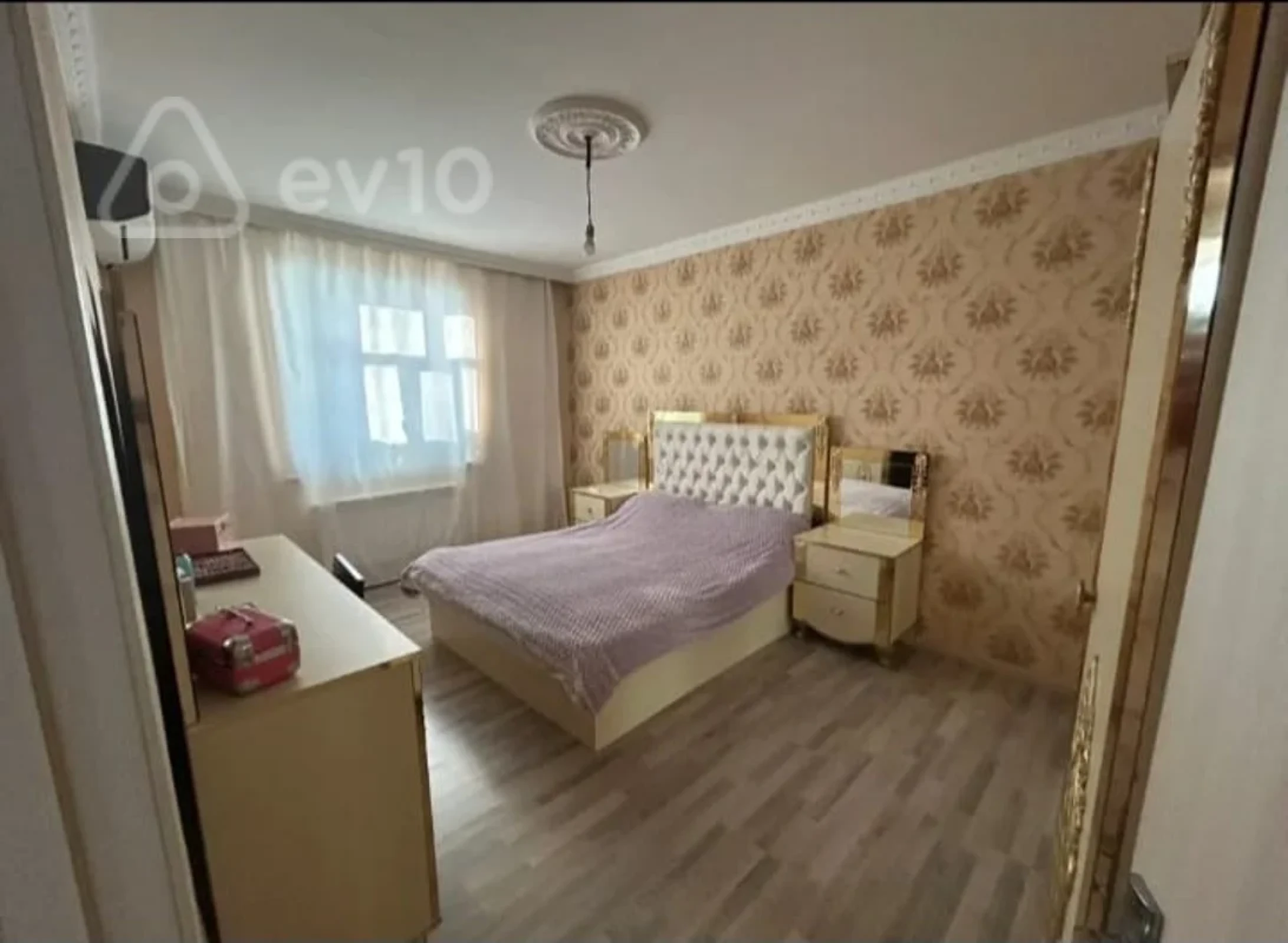 Satılır 4 otaqlı həyət evi 130 m²