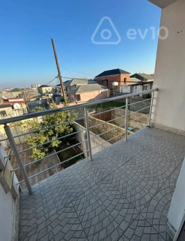 Satılır 4 otaqlı həyət evi 130 m²