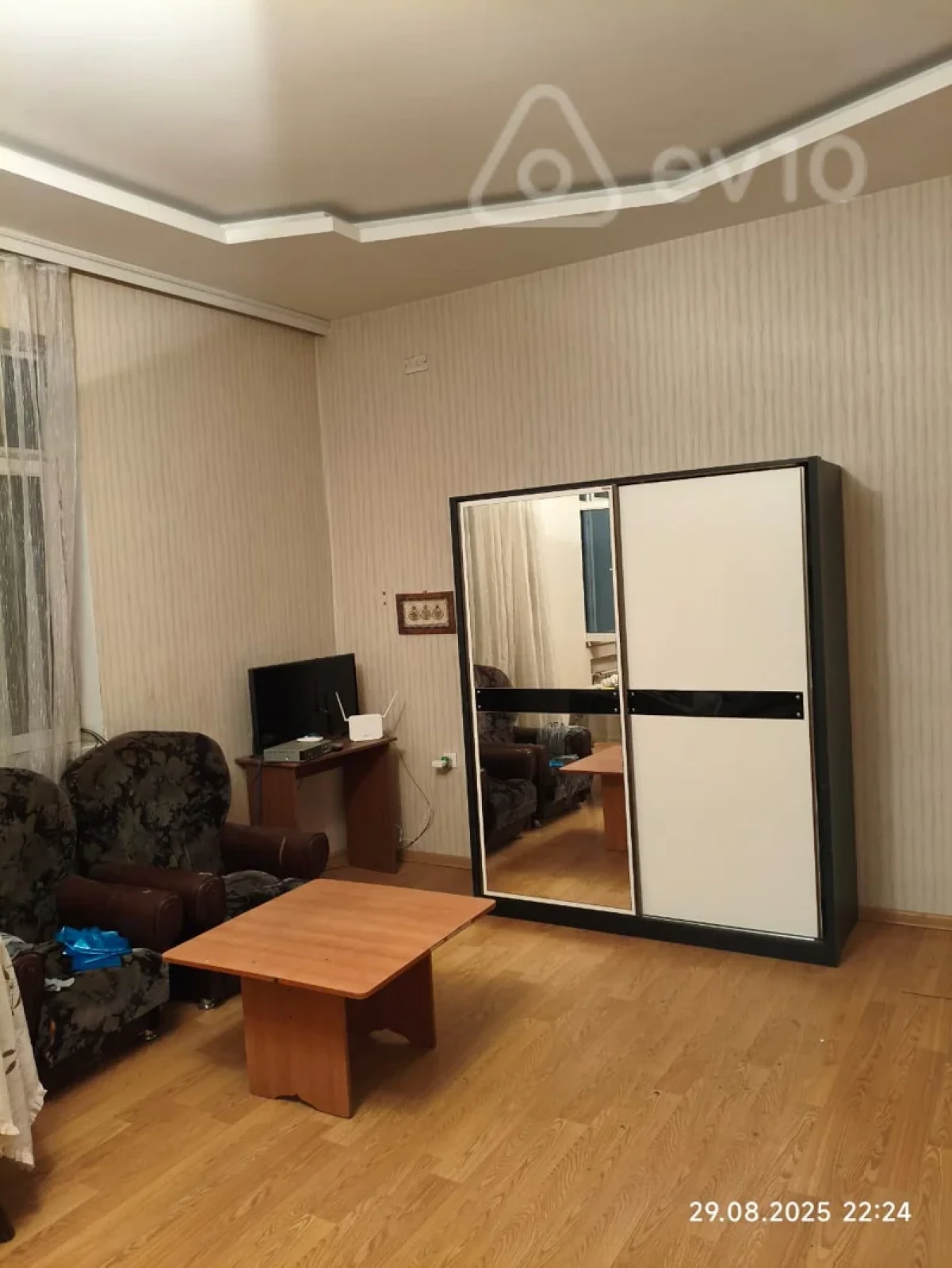 Kirayə verilir 4 otaqlı yeni tikili 180 m²