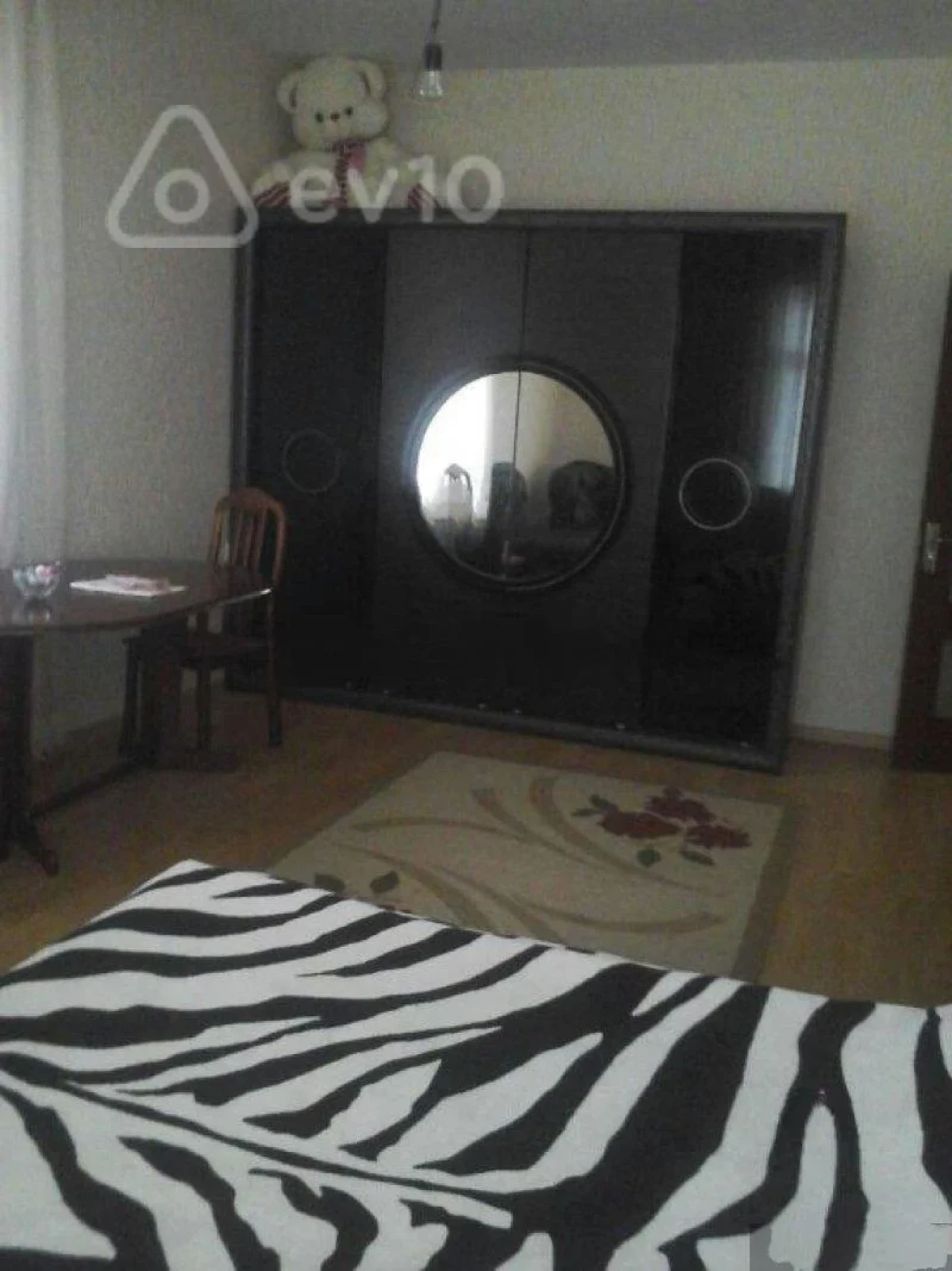 Kirayə verilir 4 otaqlı yeni tikili 180 m²