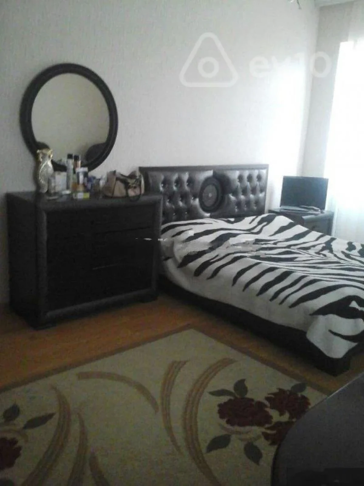 Kirayə verilir 4 otaqlı yeni tikili 180 m²