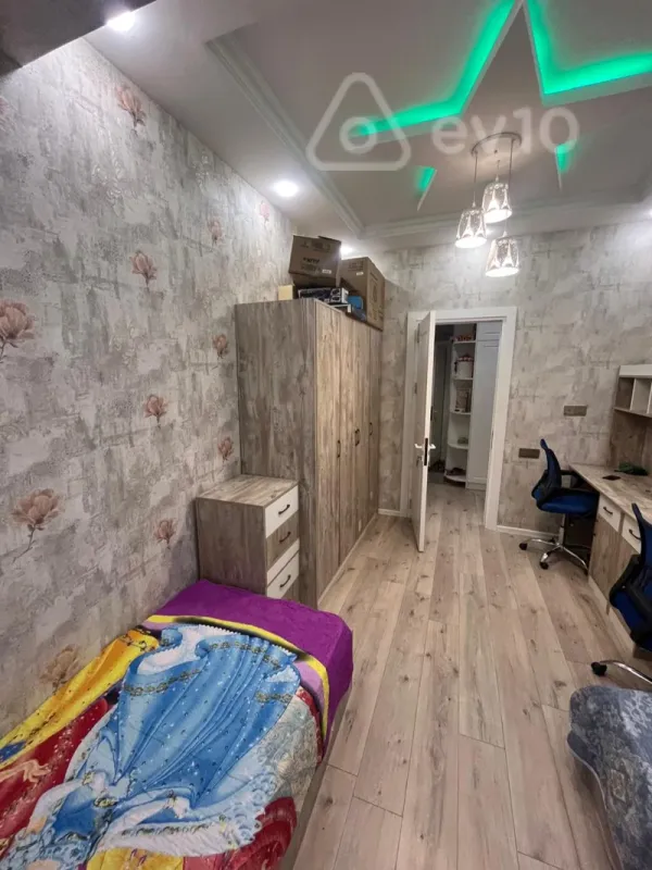 Satılır 3 otaqlı yeni tikili 82 m²