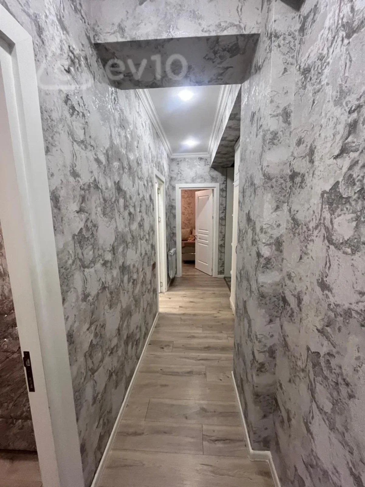 Satılır 3 otaqlı yeni tikili 82 m²