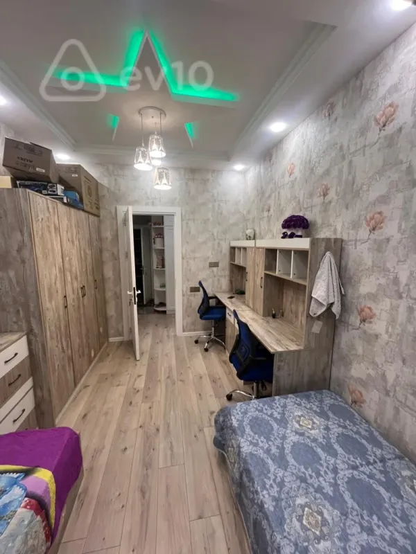 Satılır 3 otaqlı yeni tikili 82 m²