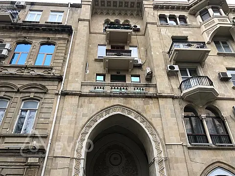 Kirayə verilir 2 otaqlı köhnə tikili 65 m² — Bakı, Səbail 2 otaq 65.00 m²