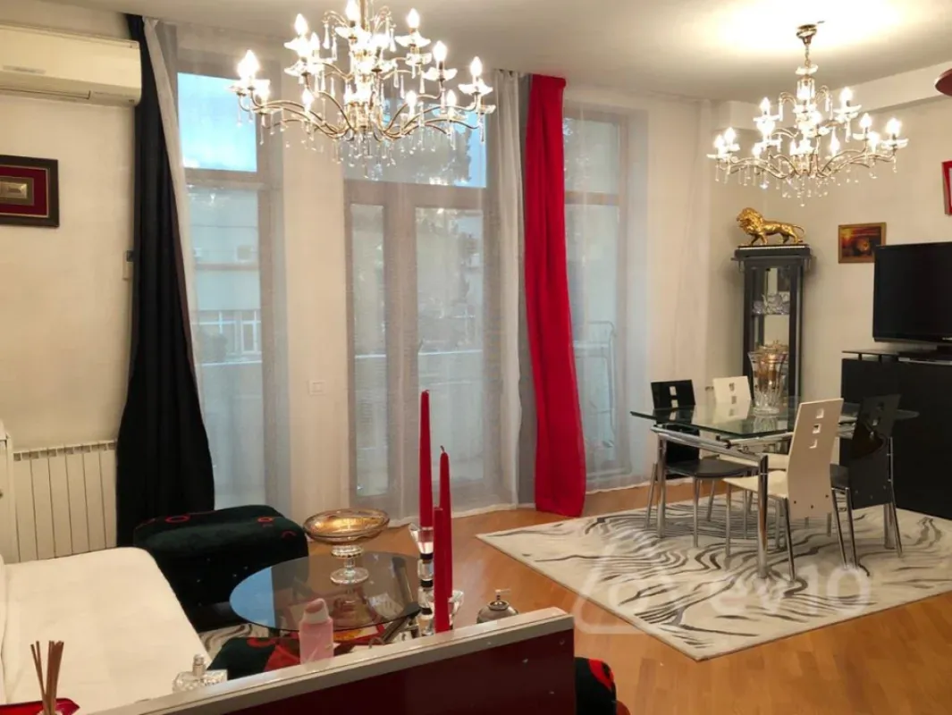 Kirayə verilir 2 otaqlı köhnə tikili 65 m²