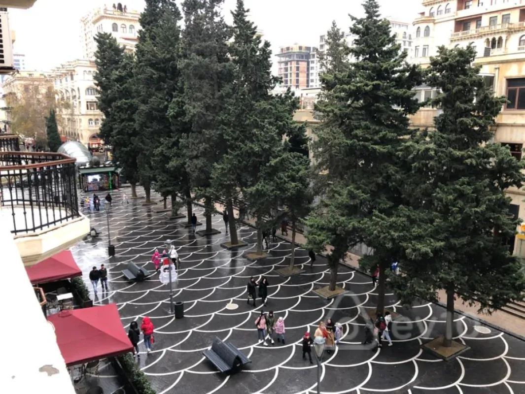 Kirayə verilir 2 otaqlı köhnə tikili 65 m²