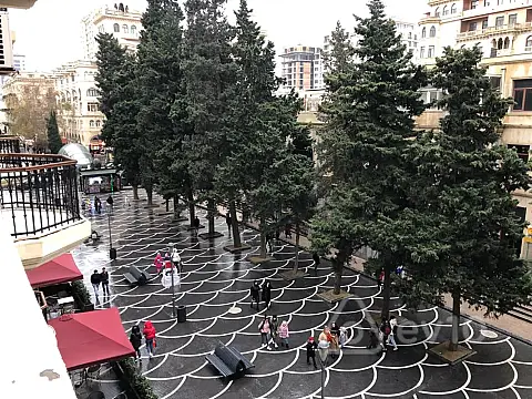 Kirayə verilir 2 otaqlı köhnə tikili 65 m²