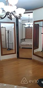 Kirayə verilir 2 otaqlı köhnə tikili 63 m²