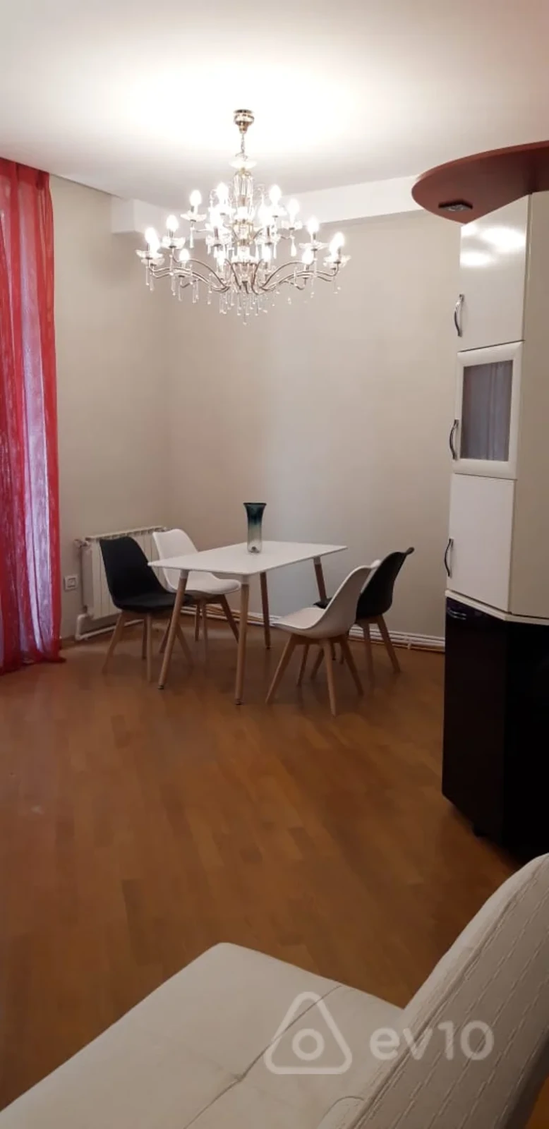 Kirayə verilir 2 otaqlı köhnə tikili 63 m²
