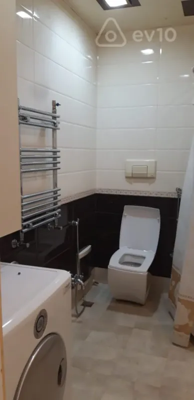 Kirayə verilir 2 otaqlı köhnə tikili 63 m²