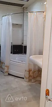 Kirayə verilir 2 otaqlı köhnə tikili 63 m²