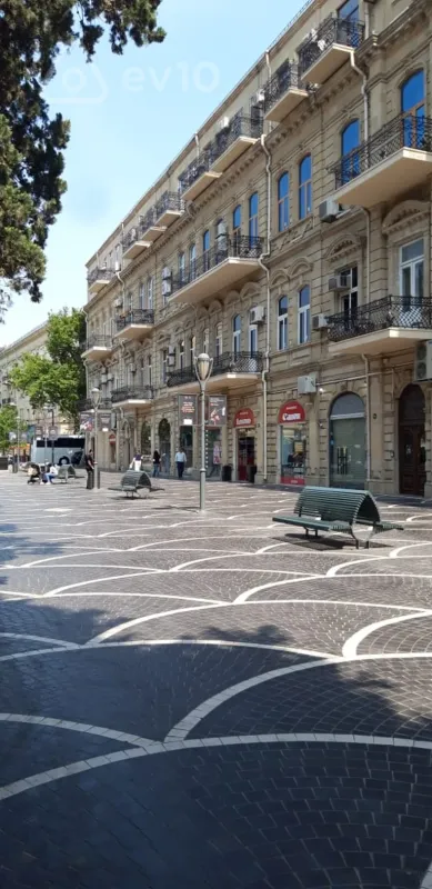 Kirayə verilir 2 otaqlı köhnə tikili 63 m²