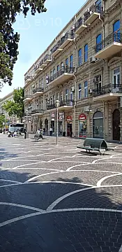 Kirayə verilir 2 otaqlı köhnə tikili 63 m²