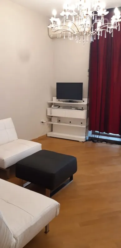 Kirayə verilir 2 otaqlı köhnə tikili 63 m²