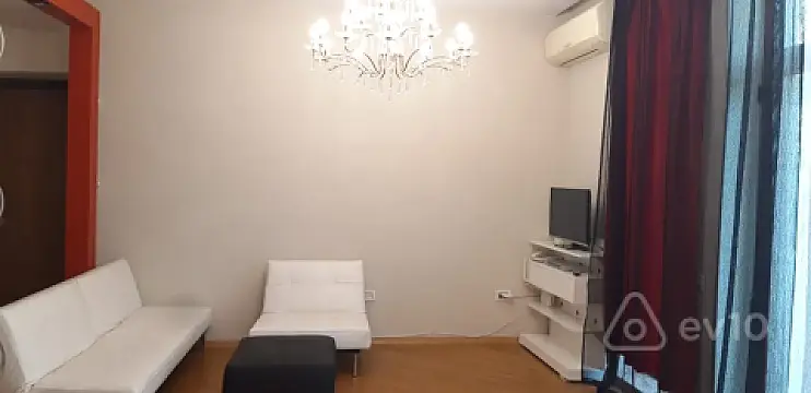 Kirayə verilir 2 otaqlı köhnə tikili 63 m²