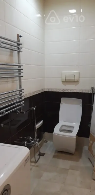 Kirayə verilir 2 otaqlı köhnə tikili 63 m²