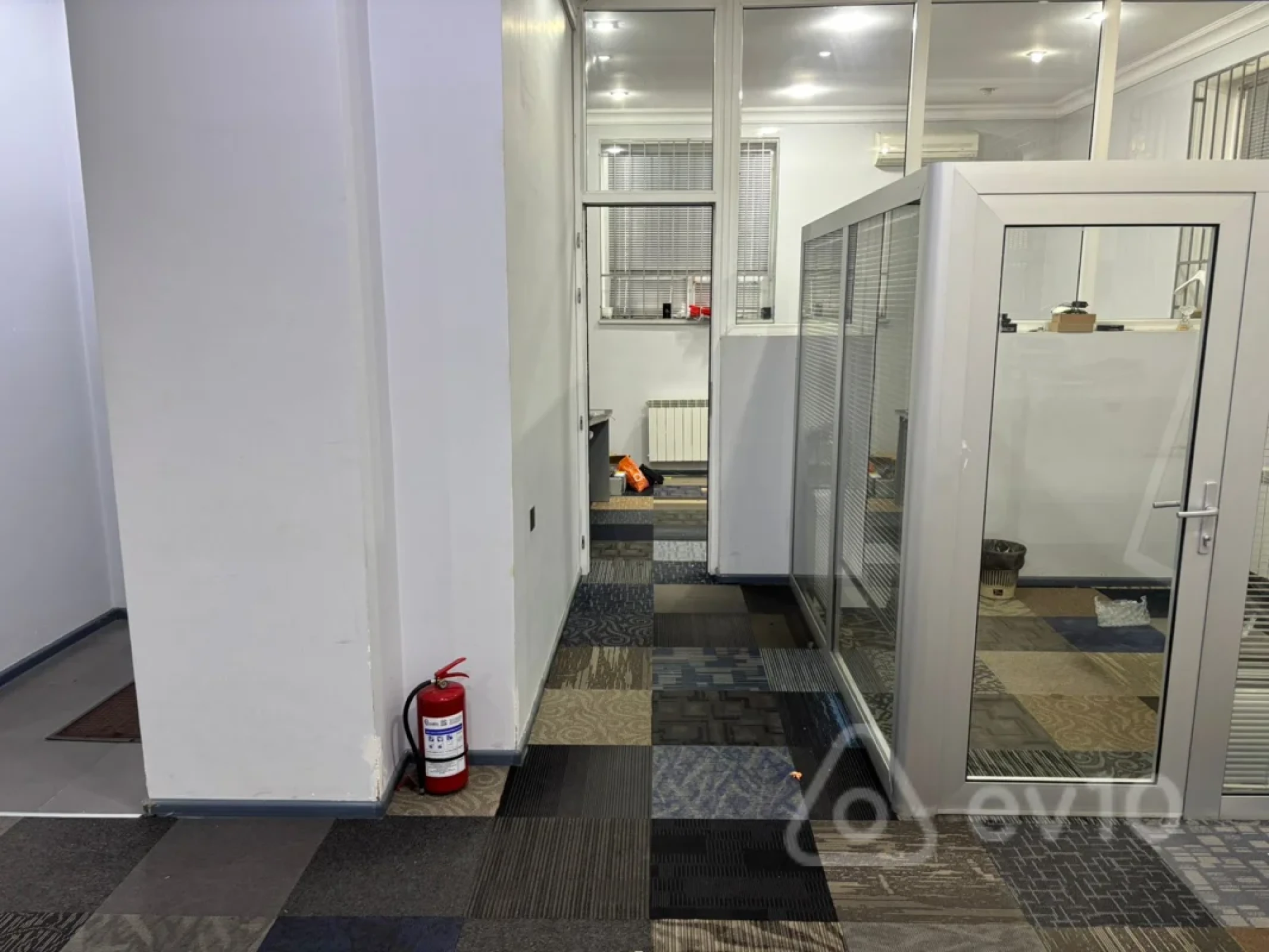 Kirayə verilir 4 otaqlı ofis 184 m²