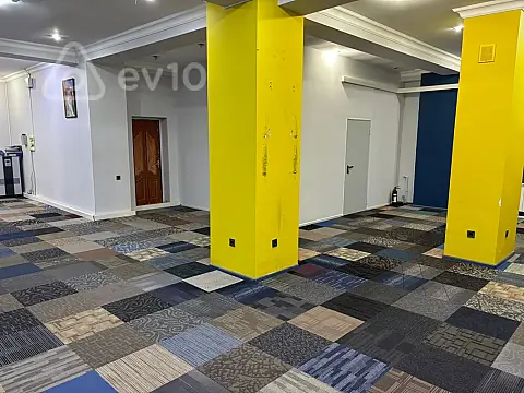 Kirayə verilir 4 otaqlı ofis 184 m²