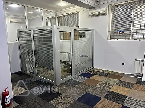 Kirayə verilir 4 otaqlı ofis 184 m²