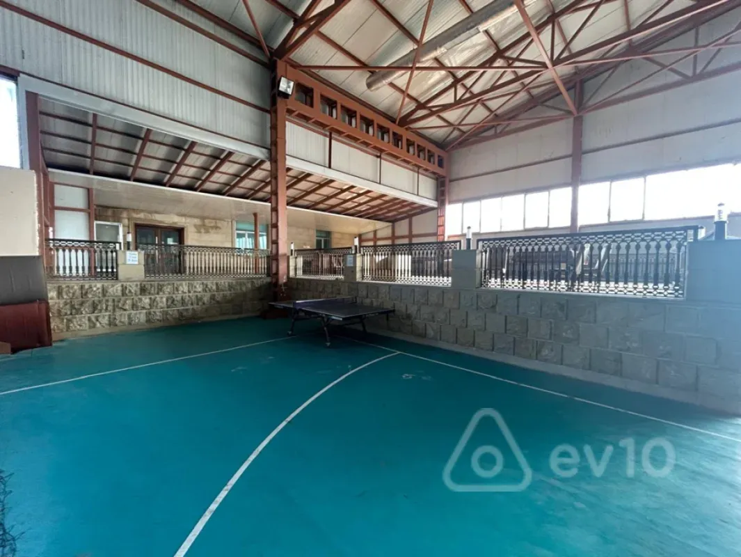Kirayə verilir mənzil 2700 m²