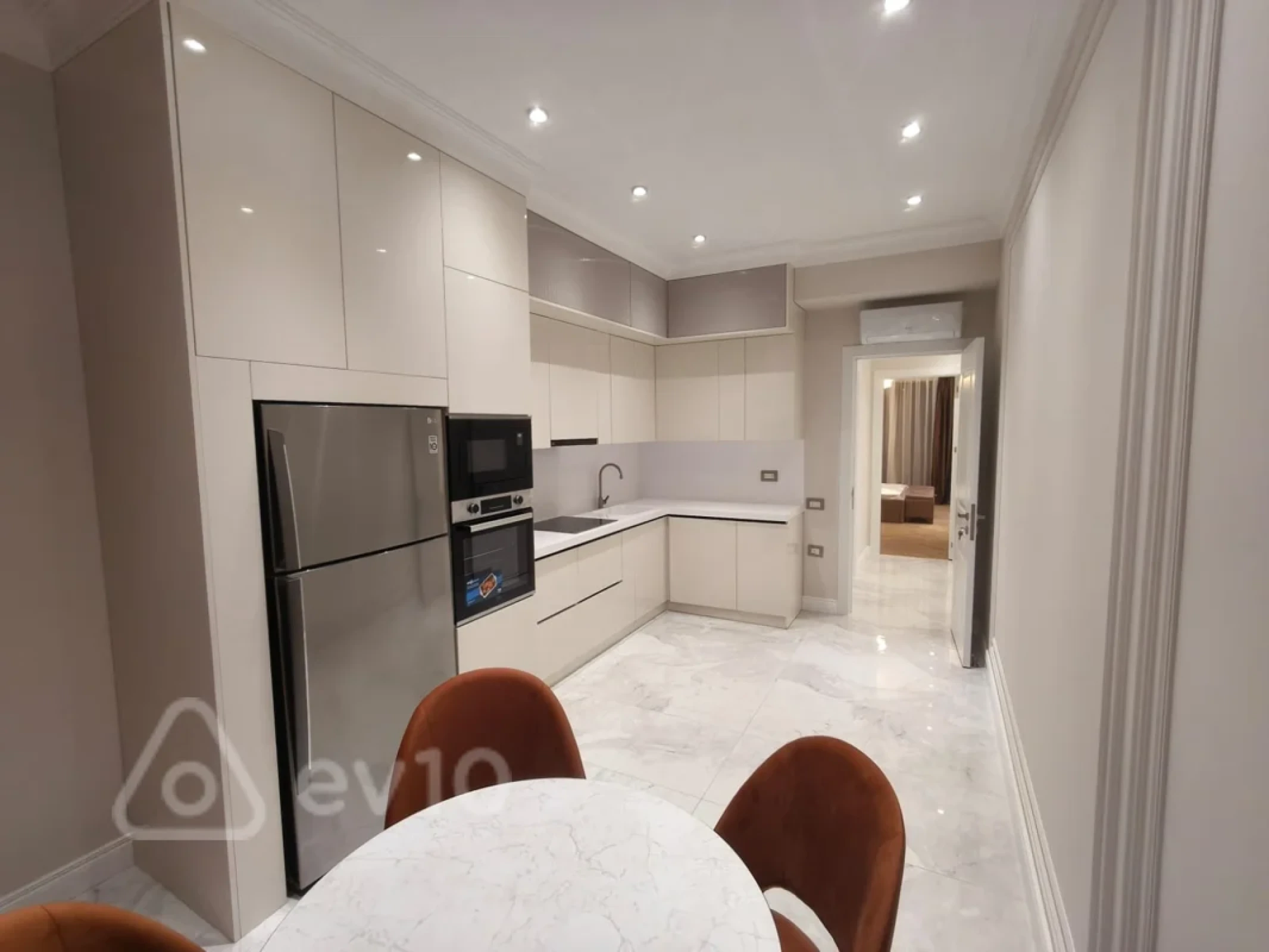 Kirayə verilir 3 otaqlı yeni tikili 115 m²