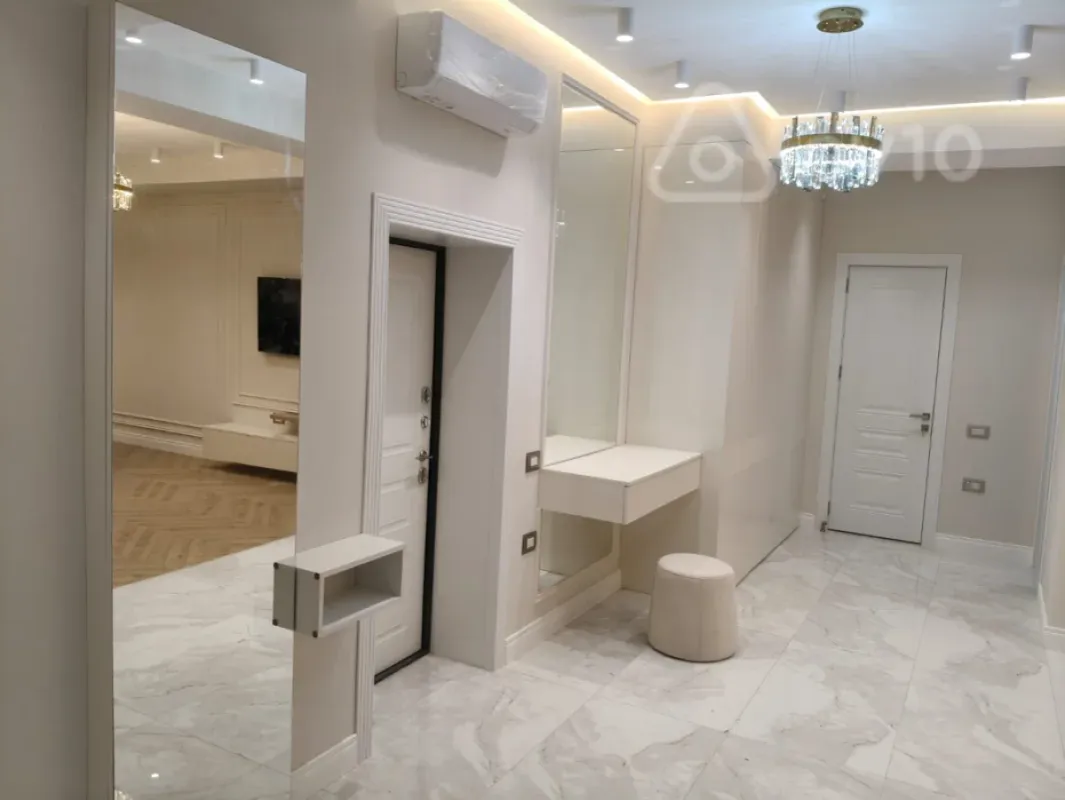 Kirayə verilir 3 otaqlı yeni tikili 115 m²