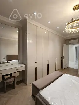 Kirayə verilir 3 otaqlı yeni tikili 115 m²