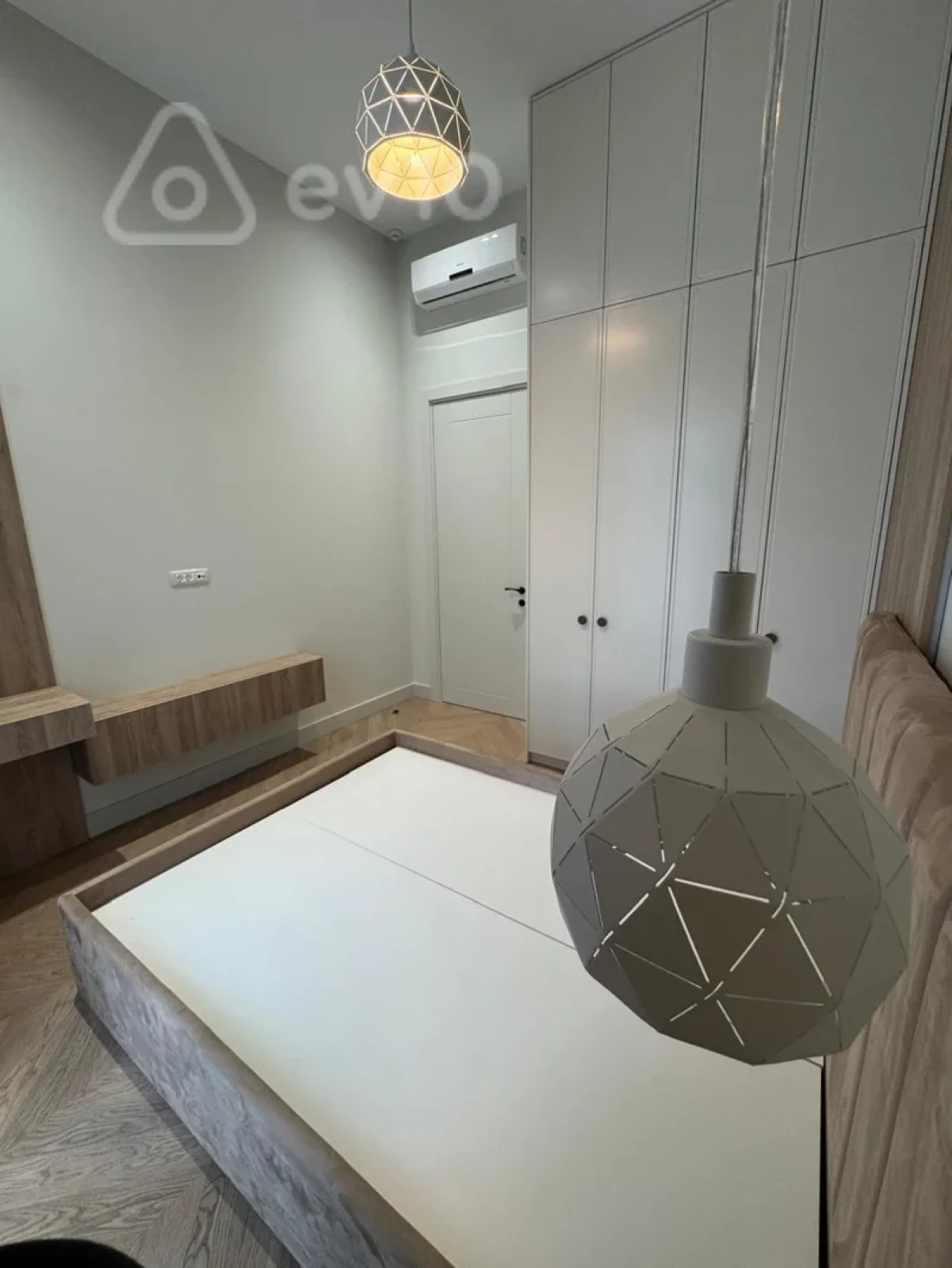 Kirayə verilir 4 otaqlı yeni tikili 150 m²