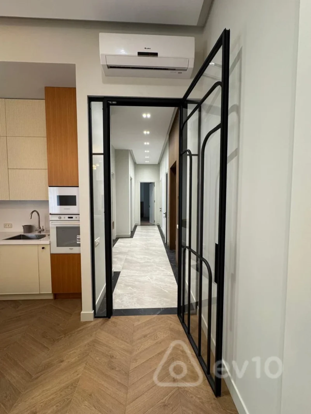 Kirayə verilir 4 otaqlı yeni tikili 150 m²