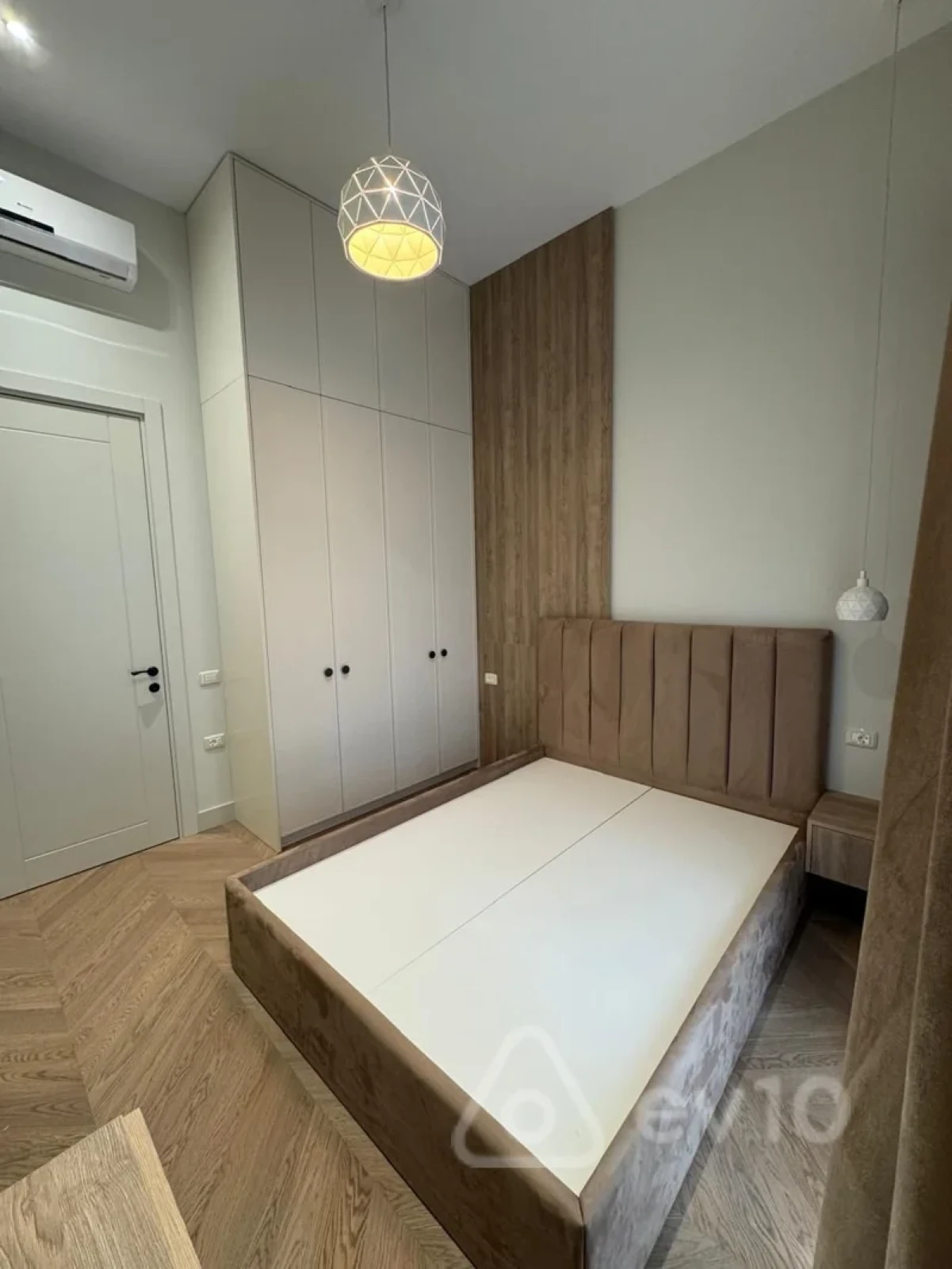 Kirayə verilir 4 otaqlı yeni tikili 150 m²