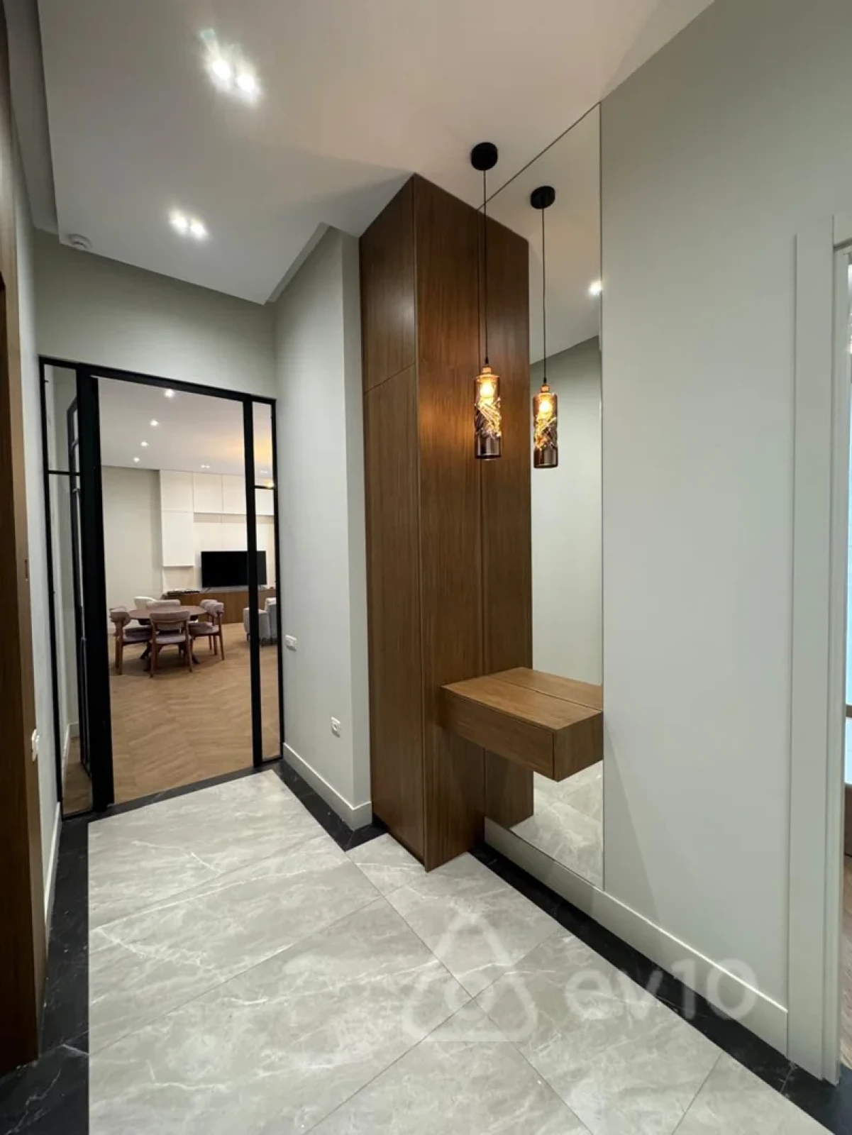 Kirayə verilir 4 otaqlı yeni tikili 150 m²