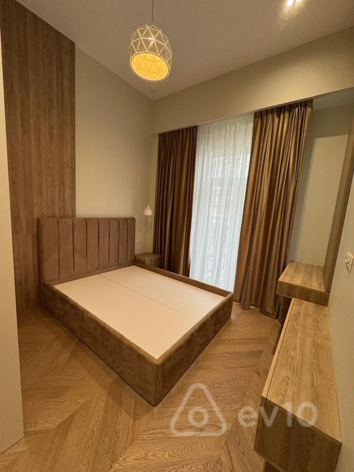 Kirayə verilir 4 otaqlı yeni tikili 150 m²