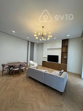 Kirayə verilir 4 otaqlı yeni tikili 150 m²