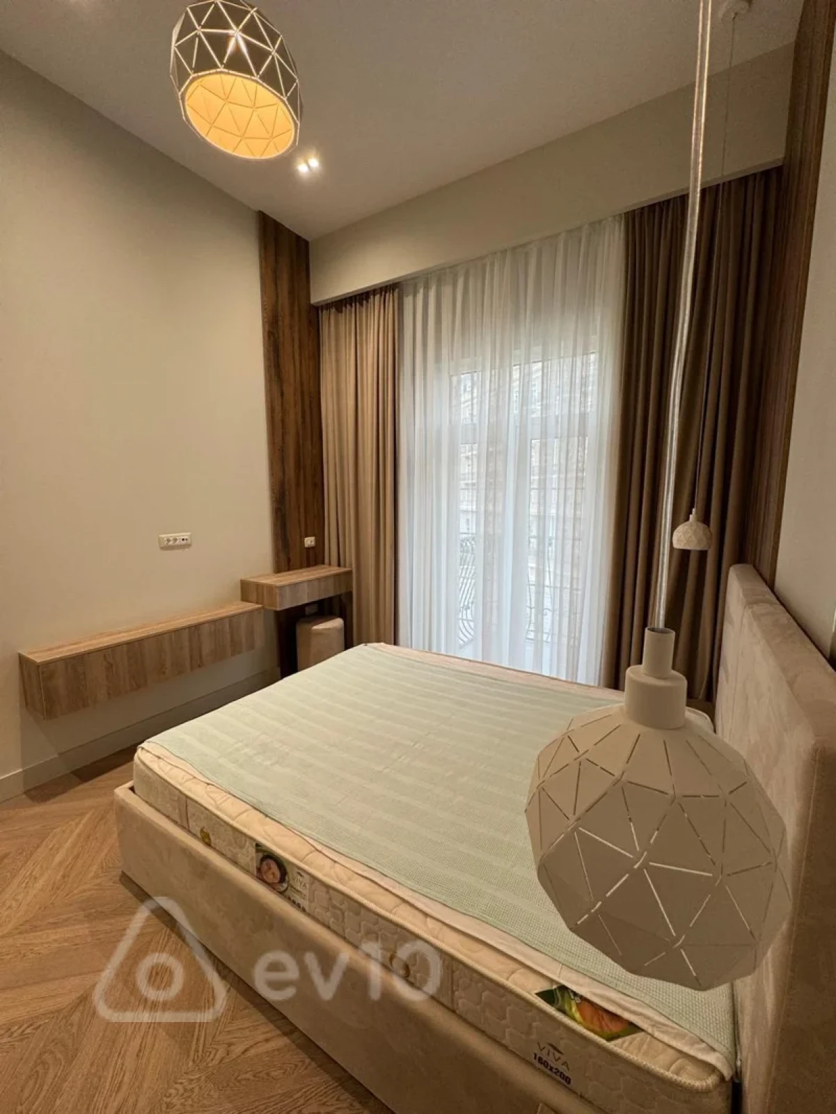 Kirayə verilir 4 otaqlı yeni tikili 150 m²