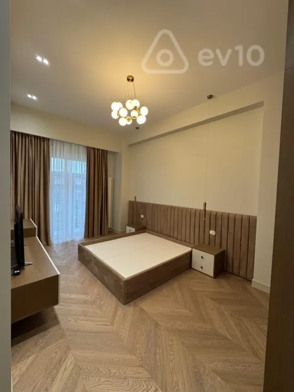 Kirayə verilir 4 otaqlı yeni tikili 150 m²